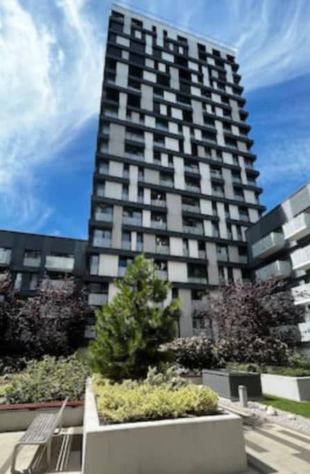 Residence Garden Tower - Zimni Zahrada Prag Exteriör bild